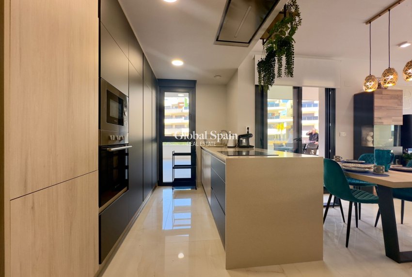 Wiederverkauf - WOHNUNG -
ORIHUELA COSTA - Playa Flamenca