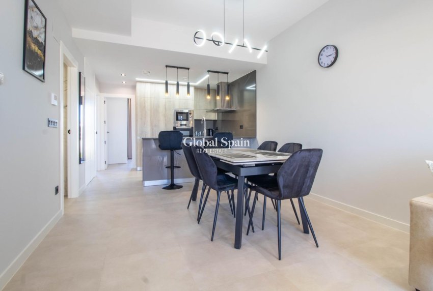 Wiederverkauf - Wohnung -
ORIHUELA COSTA - Punta Prima