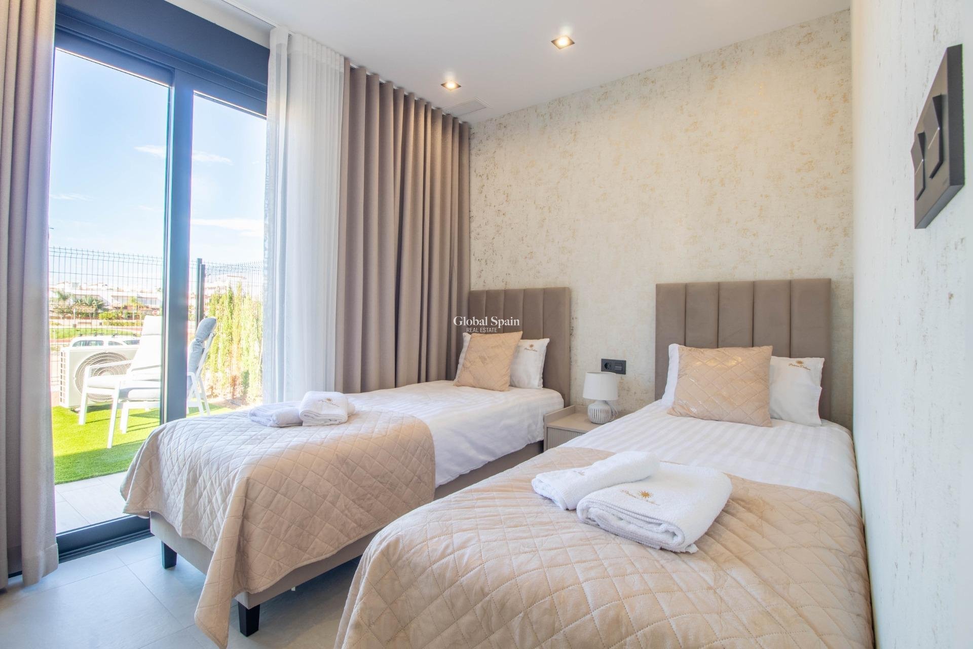 Wiederverkauf - Wohnung -
ORIHUELA COSTA - Punta Prima