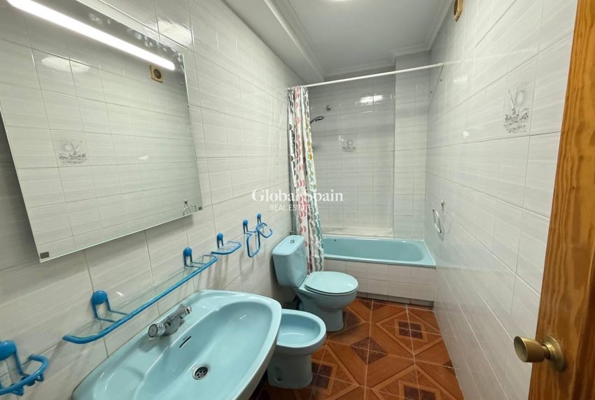 Wiederverkauf - WOHNUNG -
ORIHUELA COSTA - Punta Prima