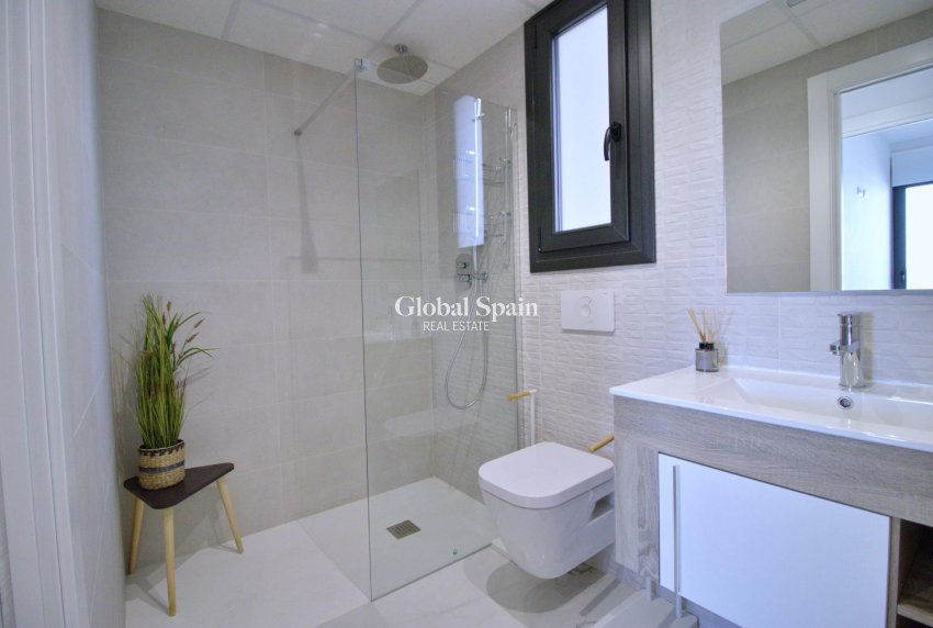 Wiederverkauf - WOHNUNG -
ORIHUELA COSTA - Punta Prima