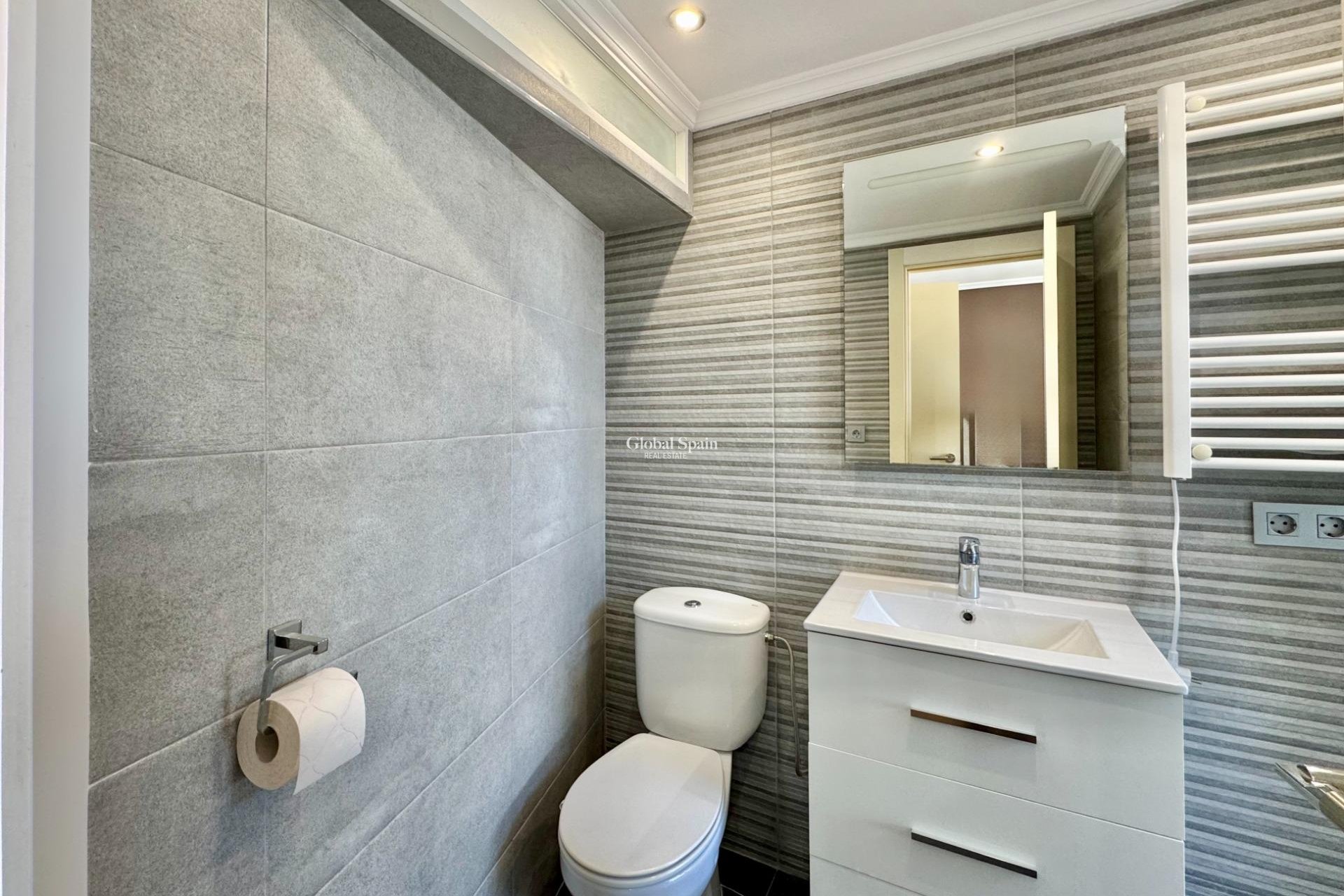 Wiederverkauf - WOHNUNG -
ORIHUELA COSTA - Punta Prima