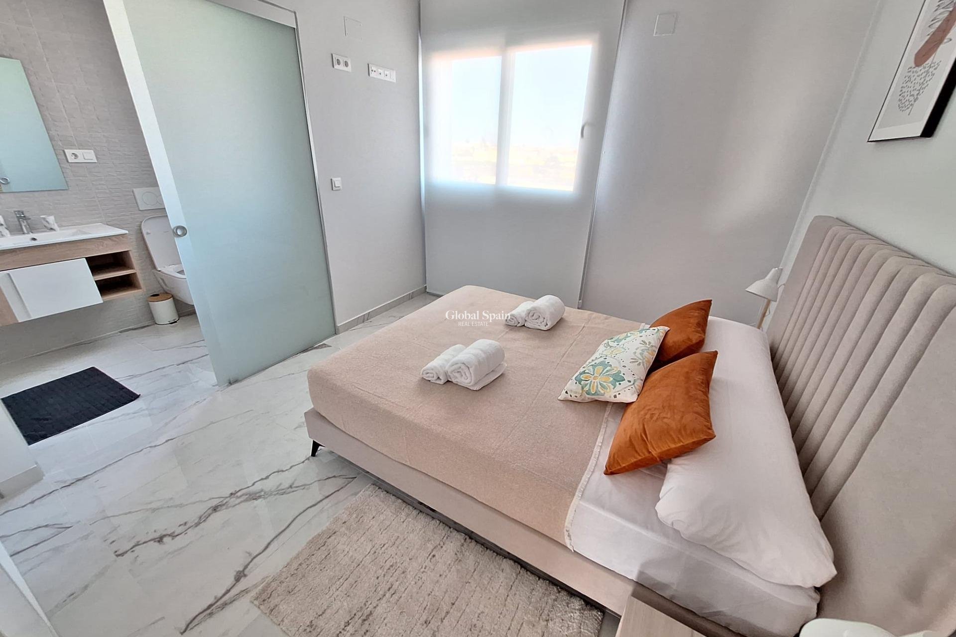 Wiederverkauf - WOHNUNG -
ORIHUELA COSTA - Punta Prima