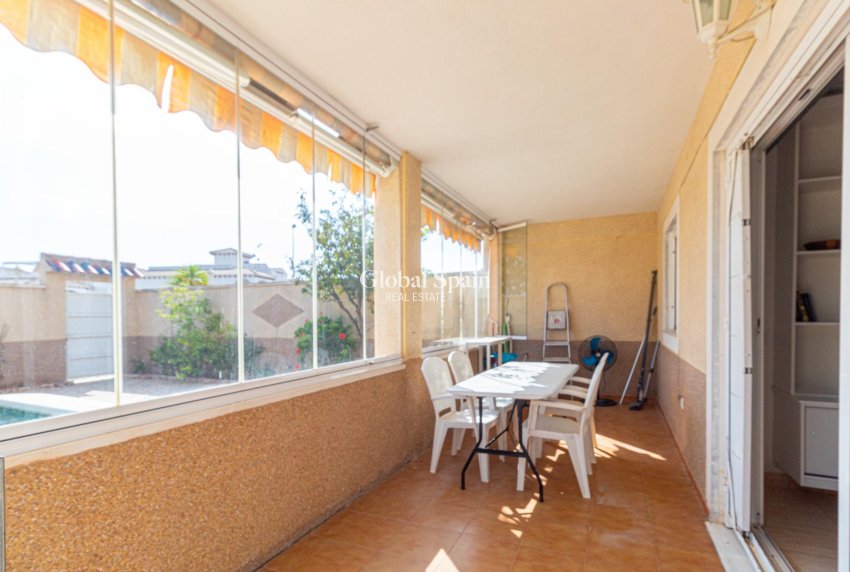 Wiederverkauf - WOHNUNG -
ORIHUELA COSTA - Punta Prima