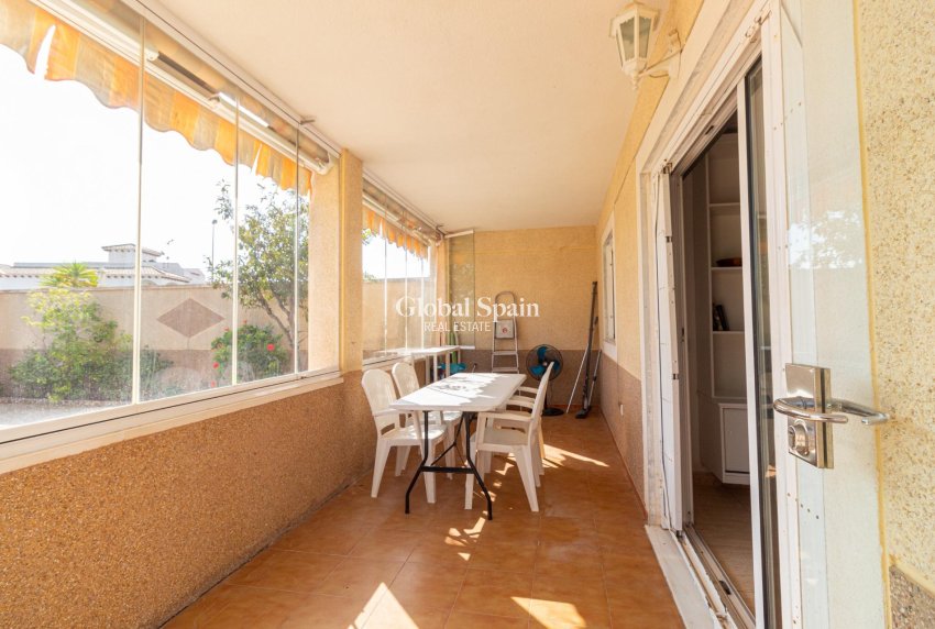Wiederverkauf - WOHNUNG -
ORIHUELA COSTA - Punta Prima