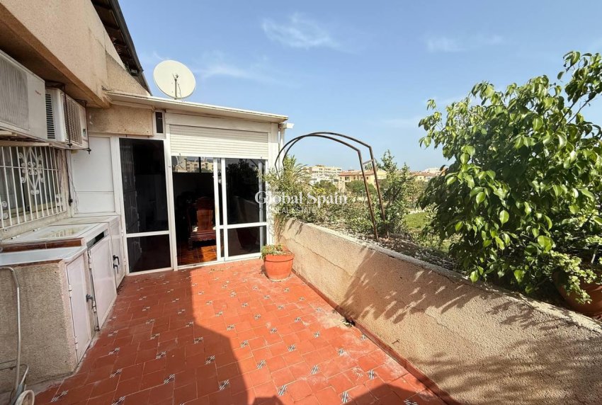 Wiederverkauf - WOHNUNG -
ORIHUELA COSTA - Punta Prima