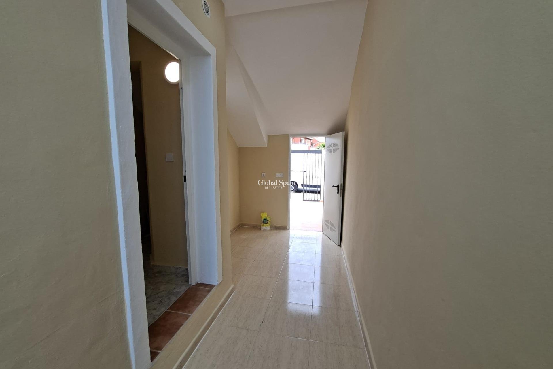Wiederverkauf - WOHNUNG -
ORIHUELA COSTA - Punta Prima