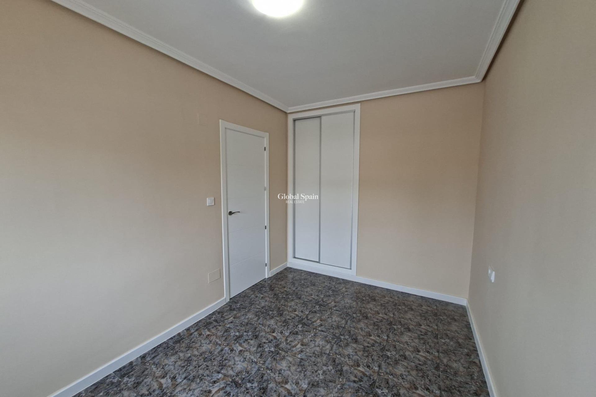 Wiederverkauf - WOHNUNG -
ORIHUELA COSTA - Punta Prima