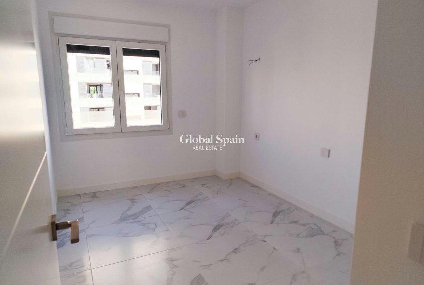 Wiederverkauf - WOHNUNG -
ORIHUELA COSTA - Punta Prima