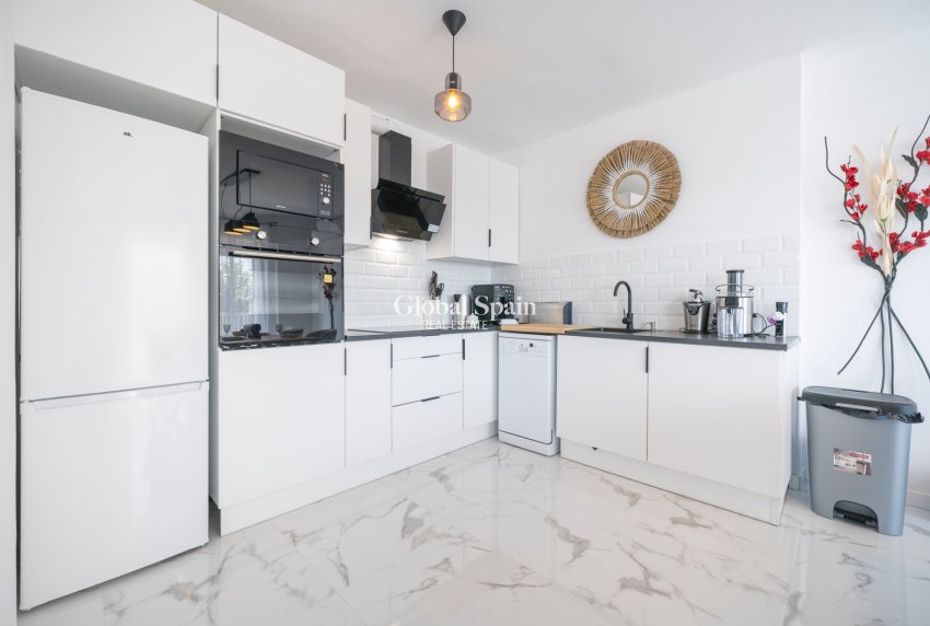 Wiederverkauf - Wohnung -
ORIHUELA COSTA - Punta Prima