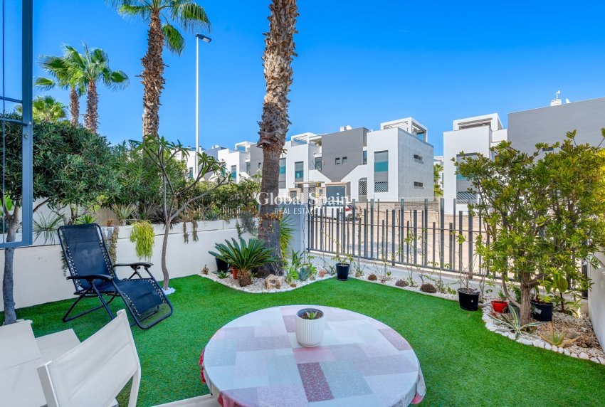 Wiederverkauf - Wohnung -
ORIHUELA COSTA - Punta Prima