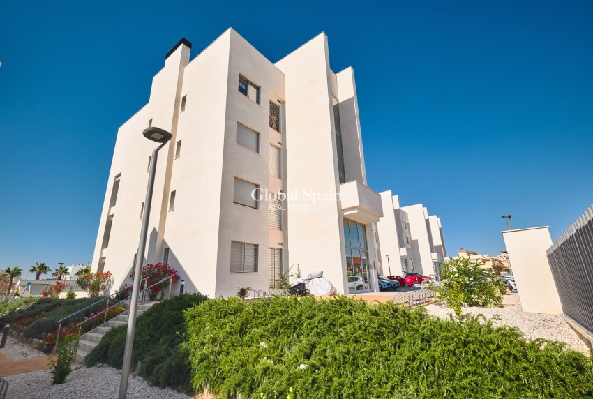 Wiederverkauf - Wohnung -
ORIHUELA COSTA - VILLAMARTÍN