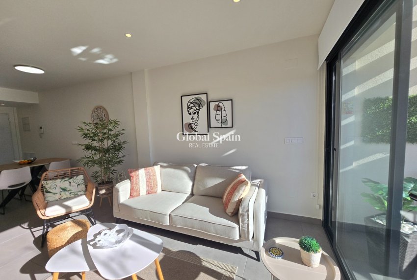 Wiederverkauf - WOHNUNG -
ORIHUELA COSTA - Villamartín *