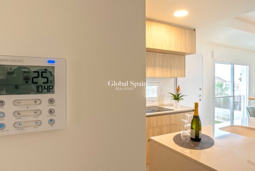 Wiederverkauf - WOHNUNG -
ORIHUELA COSTA - VILLAMARTÍN