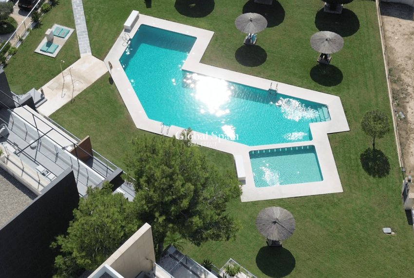 Wiederverkauf - WOHNUNG -
ORIHUELA COSTA - VILLAMARTÍN