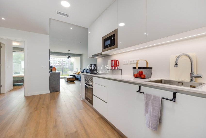 Wiederverkauf - WOHNUNG -
ORIHUELA COSTA - VILLAMARTÍN