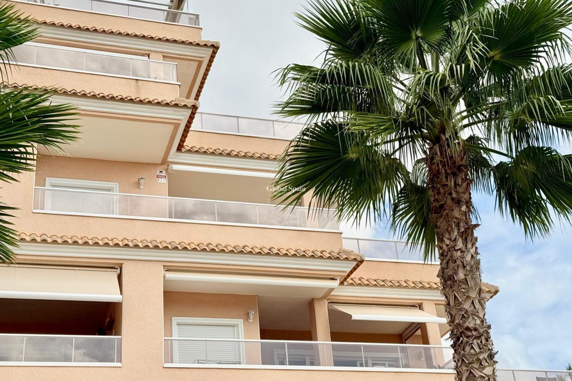 Wiederverkauf - WOHNUNG -
ORIHUELA COSTA - VILLAMARTÍN