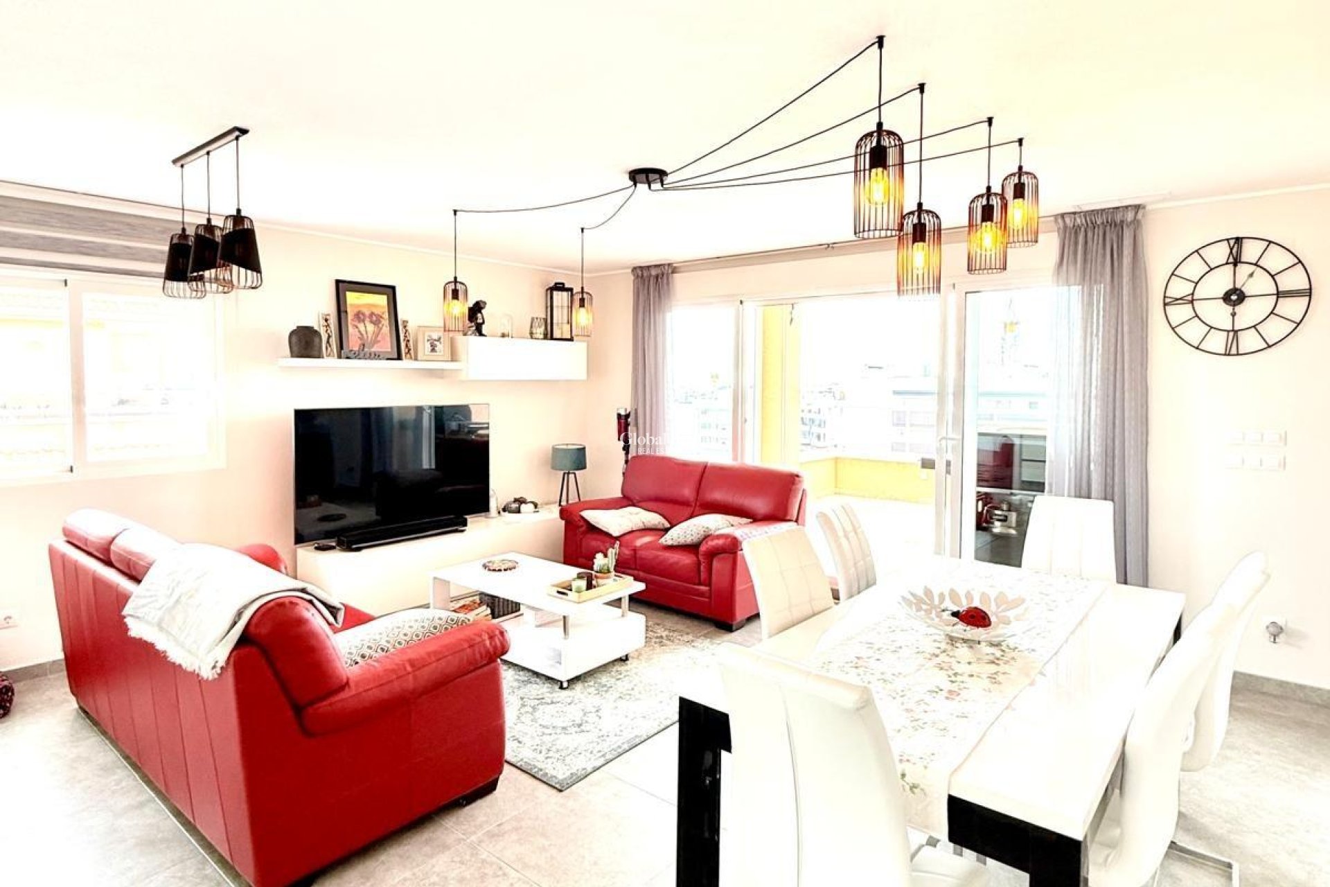 Wiederverkauf - WOHNUNG -
ORIHUELA COSTA - VILLAMARTÍN