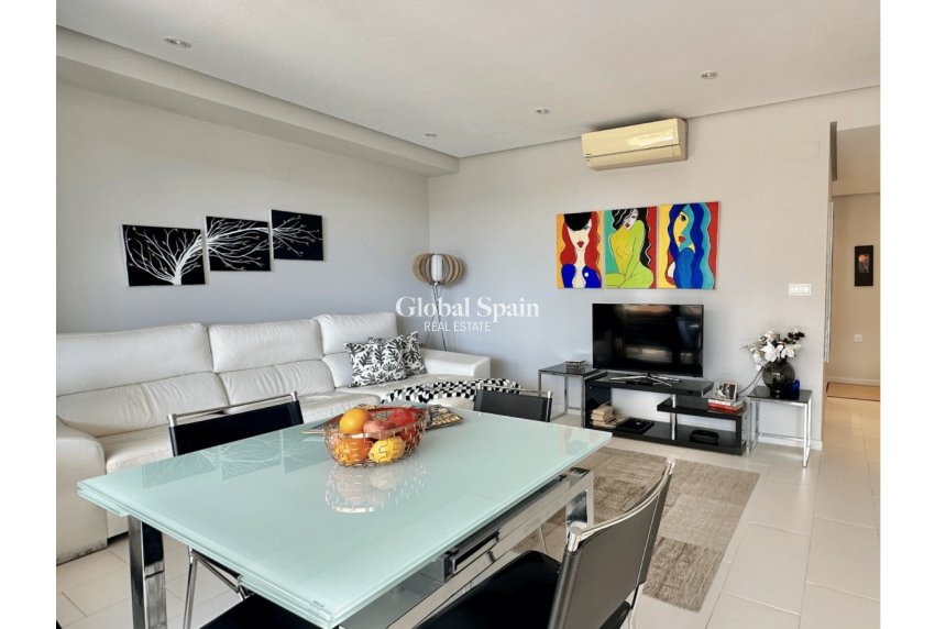 Wiederverkauf - WOHNUNG -
ORIHUELA COSTA - VILLAMARTÍN