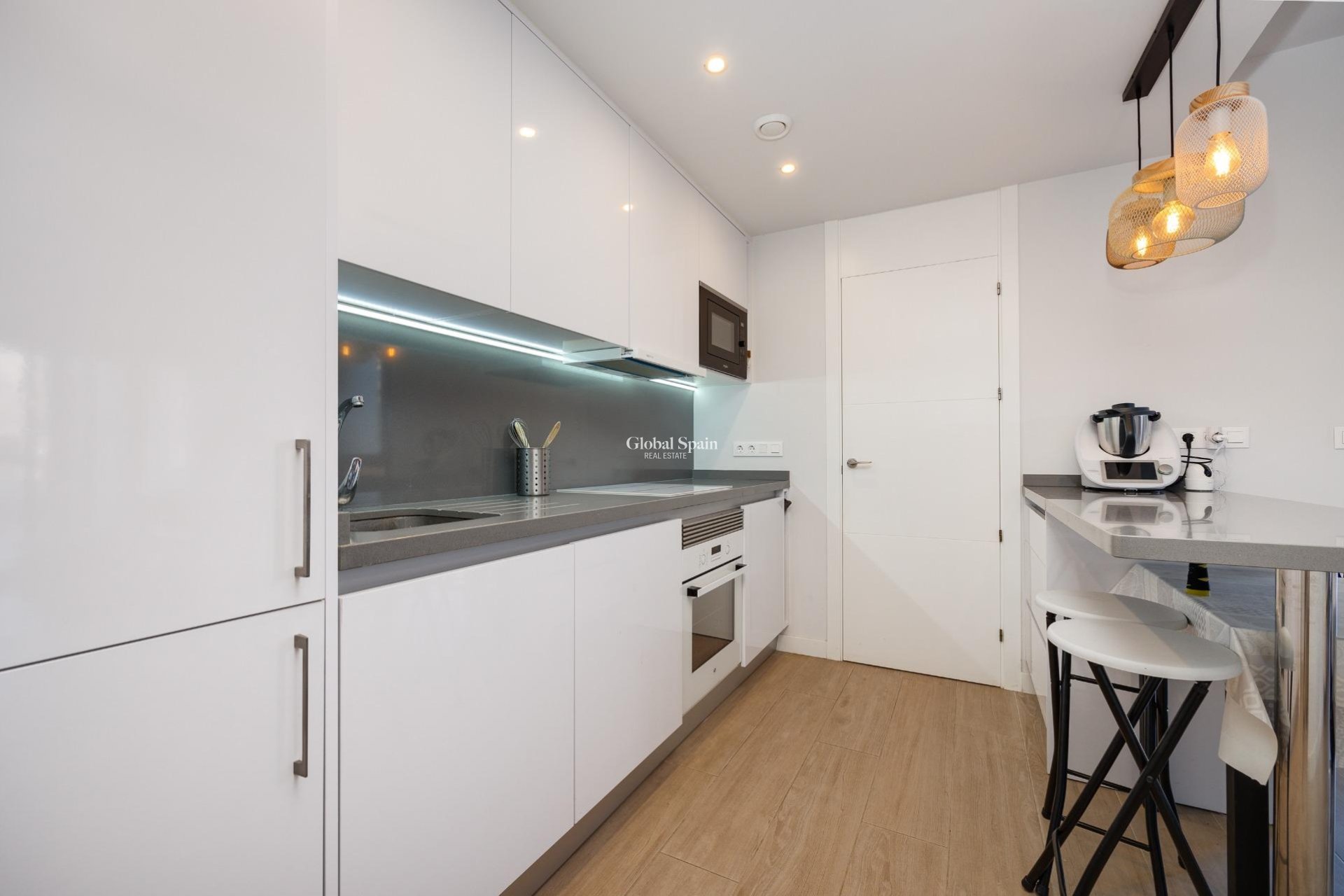 Wiederverkauf - WOHNUNG -
ORIHUELA COSTA - VILLAMARTÍN