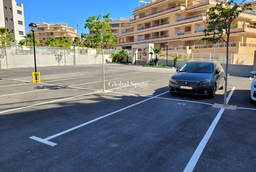 Wiederverkauf - WOHNUNG -
ORIHUELA COSTA - VILLAMARTÍN