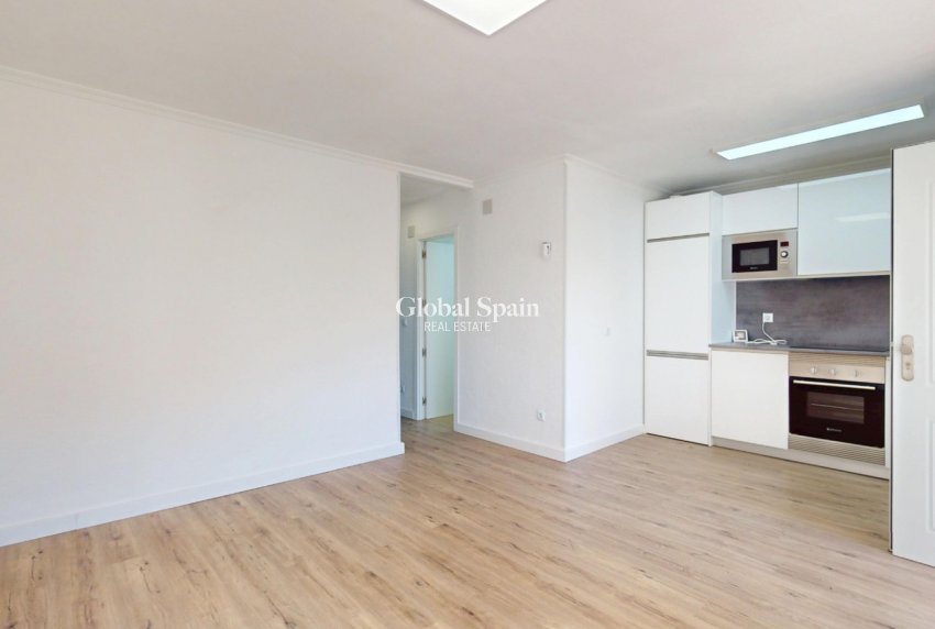 Wiederverkauf - WOHNUNG -
ORIHUELA COSTA - VILLAMARTÍN