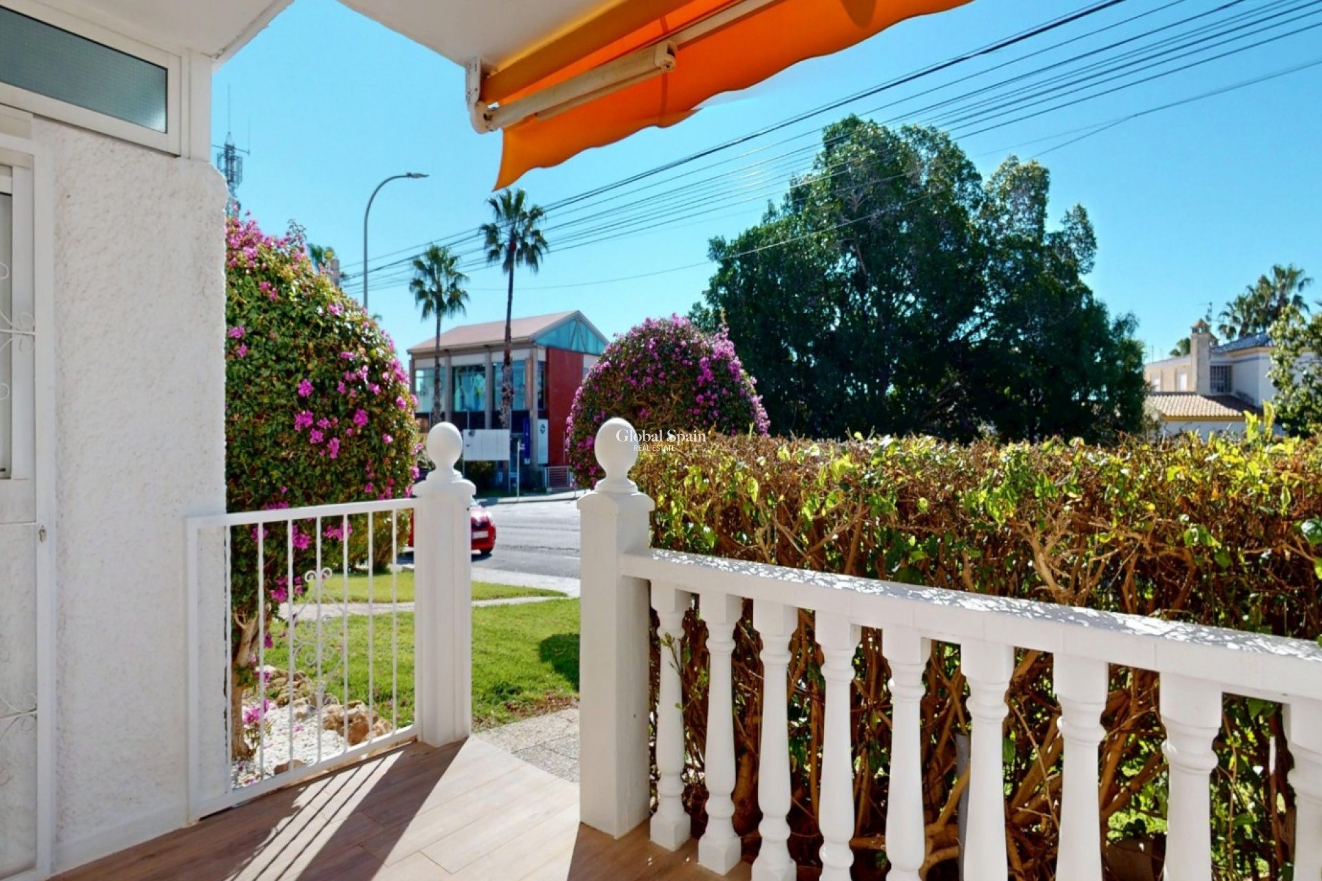 Wiederverkauf - WOHNUNG -
ORIHUELA COSTA - VILLAMARTÍN