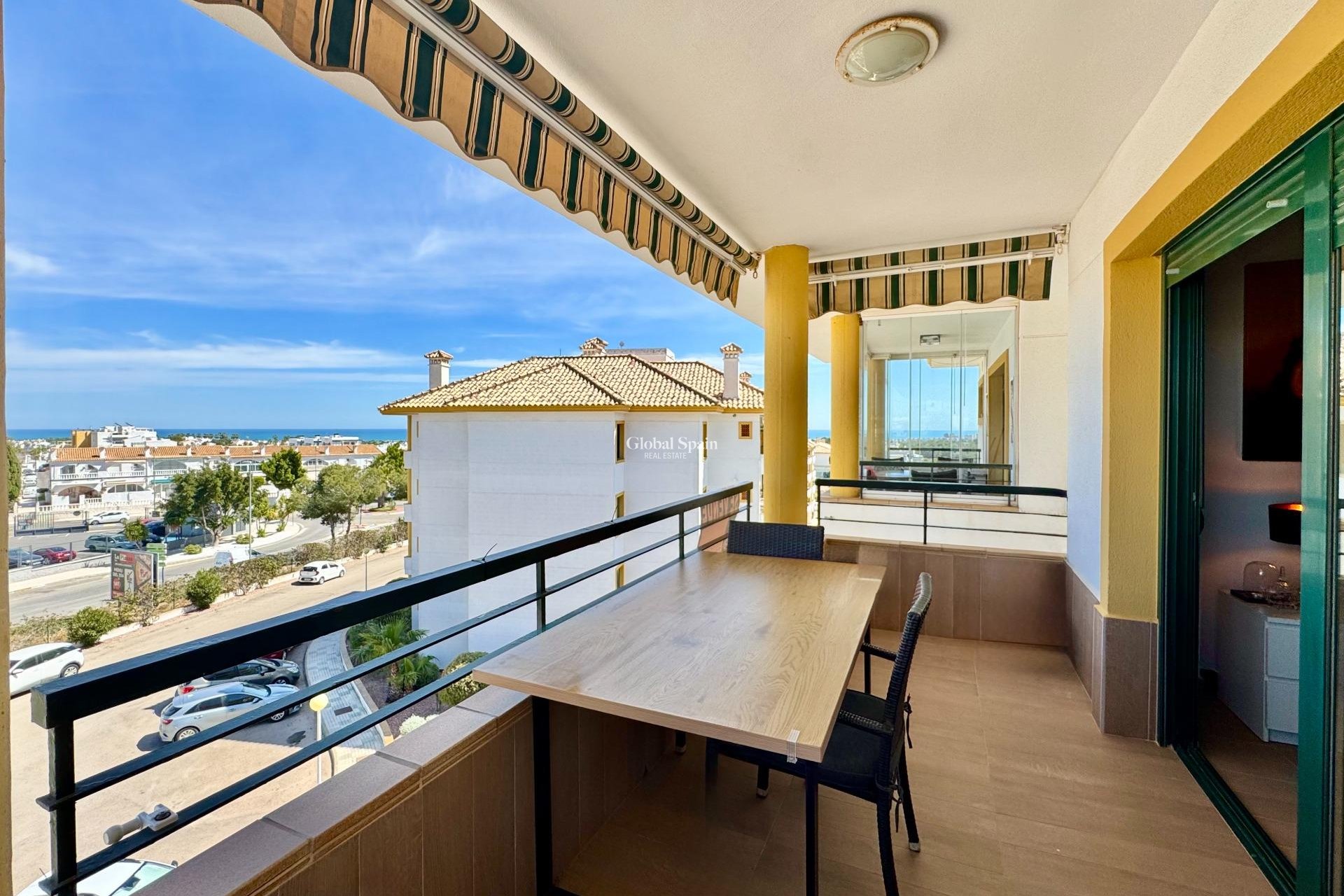 Wiederverkauf - WOHNUNG -
ORIHUELA COSTA - VILLAMARTÍN