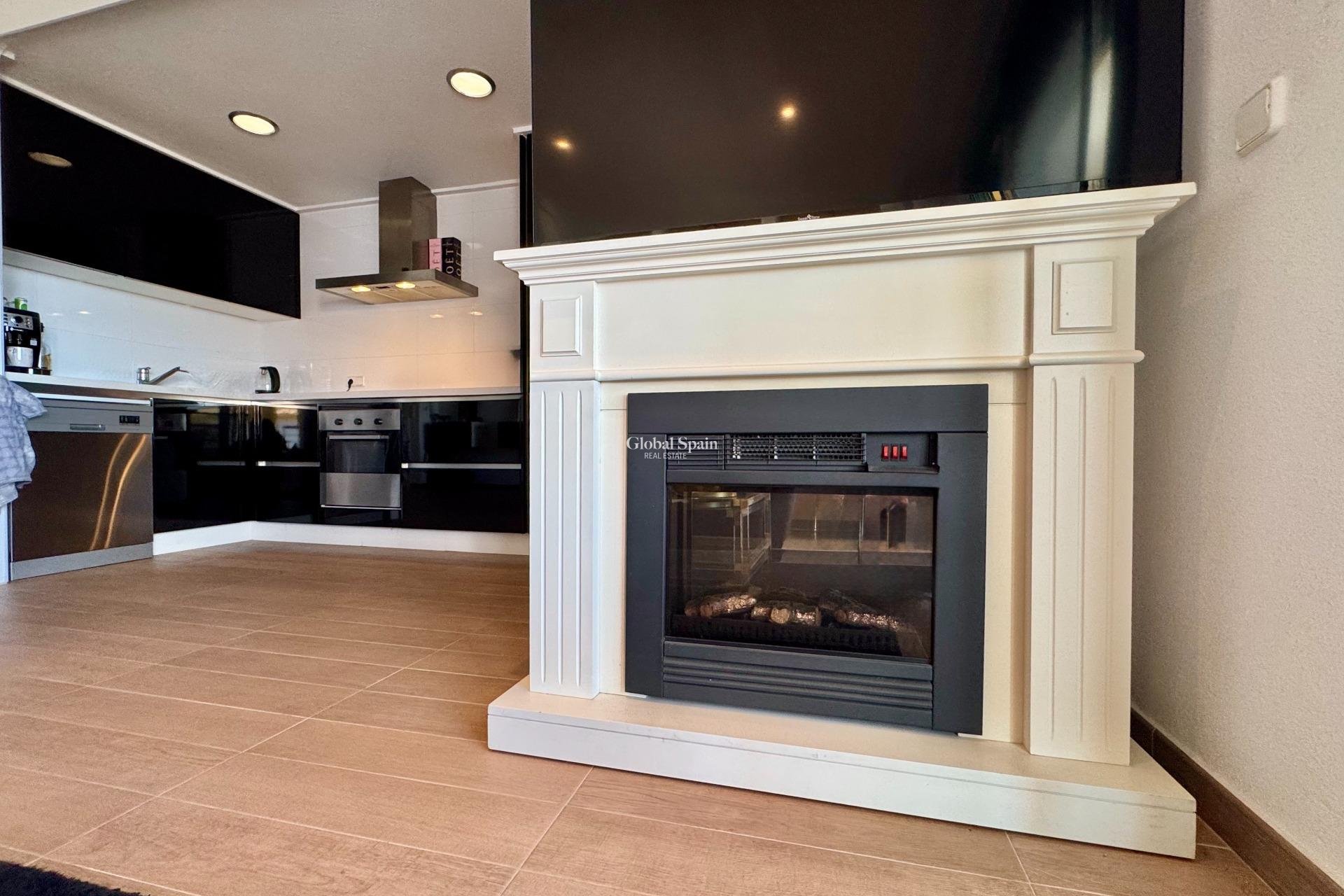 Wiederverkauf - WOHNUNG -
ORIHUELA COSTA - VILLAMARTÍN