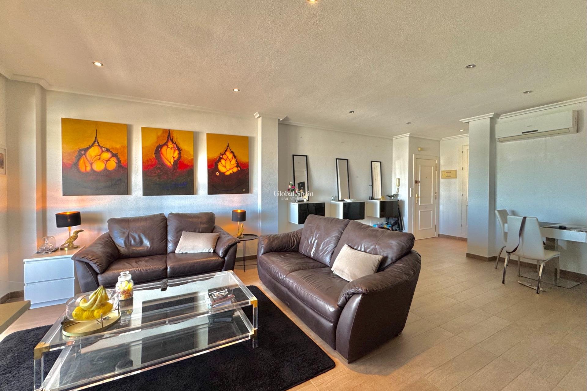 Wiederverkauf - WOHNUNG -
ORIHUELA COSTA - VILLAMARTÍN