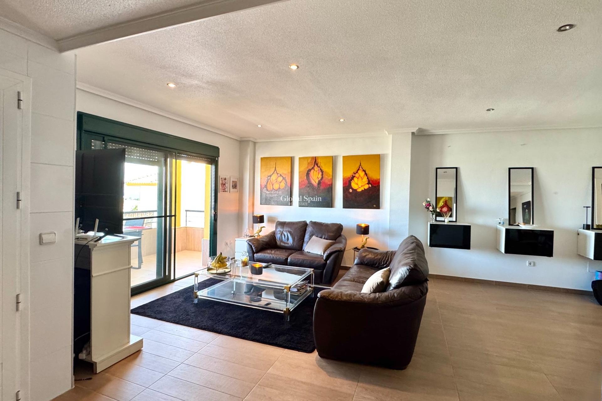 Wiederverkauf - WOHNUNG -
ORIHUELA COSTA - VILLAMARTÍN