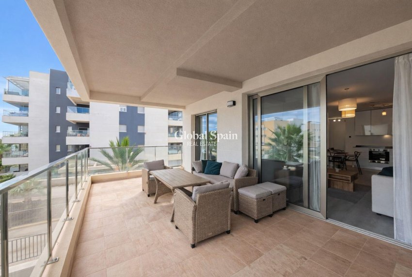 Wiederverkauf - WOHNUNG -
ORIHUELA COSTA - VILLAMARTÍN