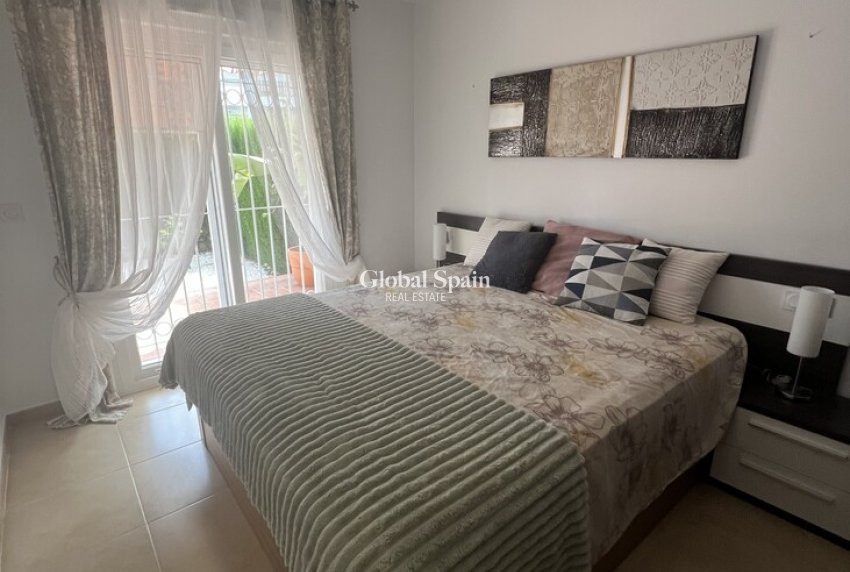 Wiederverkauf - WOHNUNG -
ORIHUELA COSTA - VILLAMARTÍN