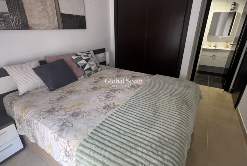Wiederverkauf - WOHNUNG -
ORIHUELA COSTA - VILLAMARTÍN