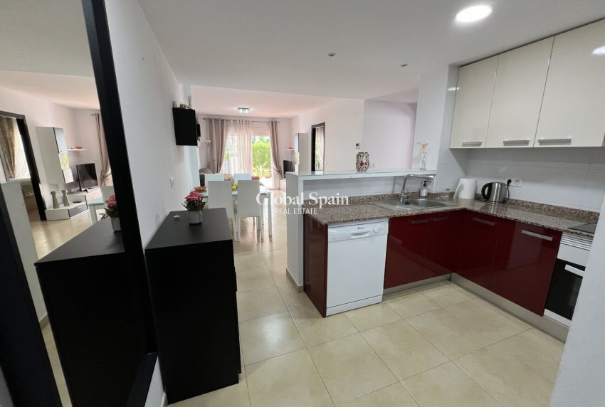 Wiederverkauf - WOHNUNG -
ORIHUELA COSTA - VILLAMARTÍN
