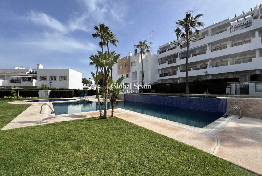 Wiederverkauf - WOHNUNG -
ORIHUELA COSTA - VILLAMARTÍN