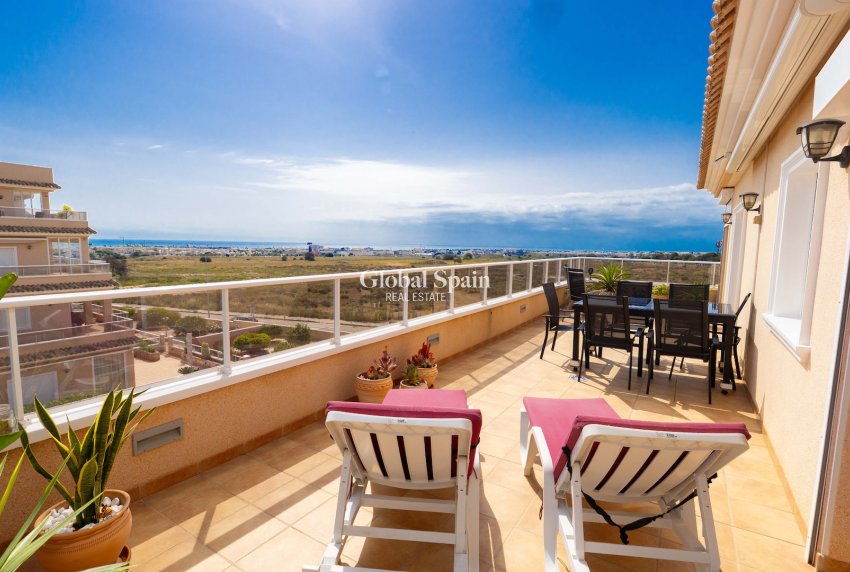 Wiederverkauf - WOHNUNG -
ORIHUELA COSTA - VILLAMARTÍN