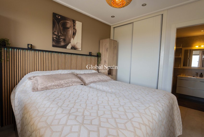 Wiederverkauf - WOHNUNG -
ORIHUELA COSTA - VILLAMARTÍN