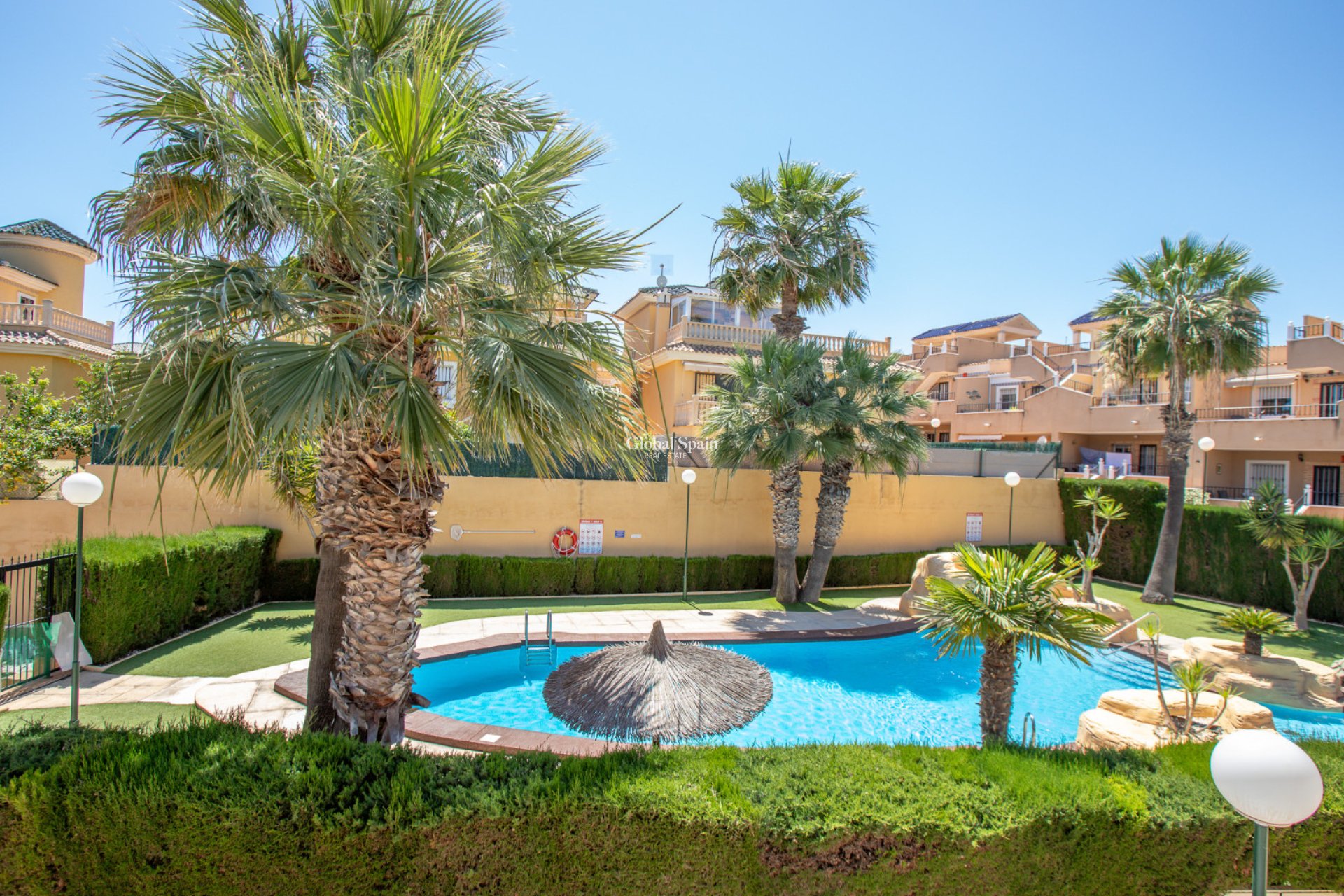 Wiederverkauf - WOHNUNG -
ORIHUELA COSTA - VILLAMARTÍN