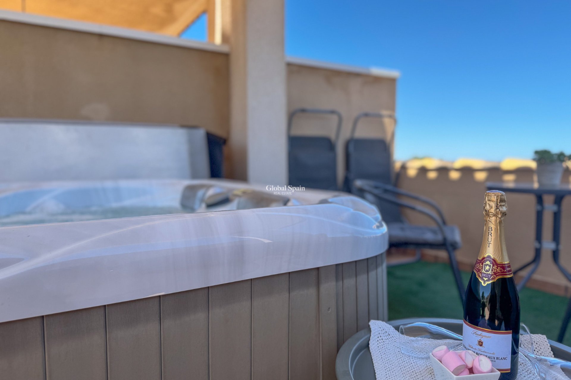 Wiederverkauf - WOHNUNG -
ORIHUELA COSTA - VILLAMARTÍN