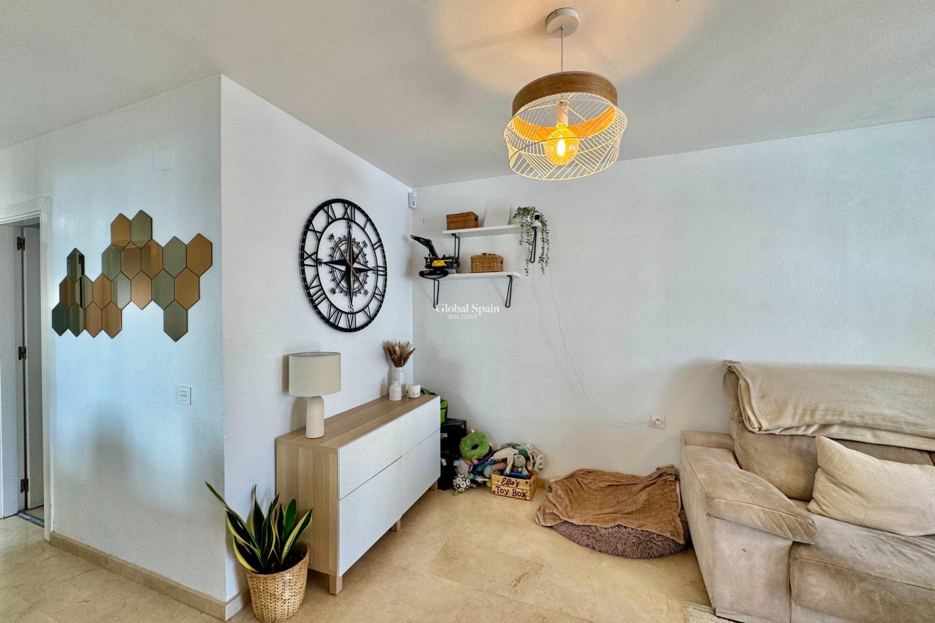 Wiederverkauf - WOHNUNG -
ORIHUELA COSTA - VILLAMARTÍN