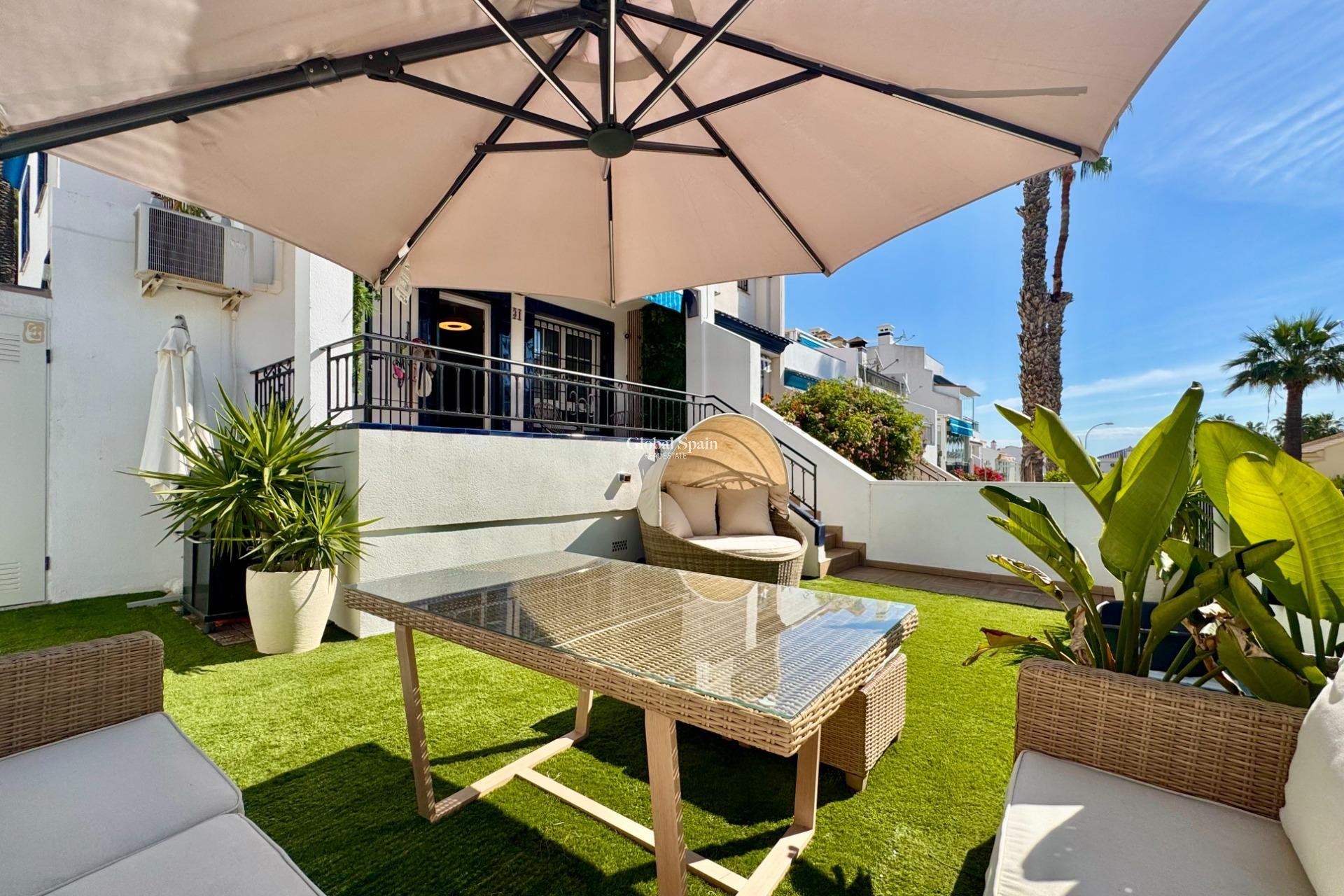 Wiederverkauf - WOHNUNG -
ORIHUELA COSTA - VILLAMARTÍN