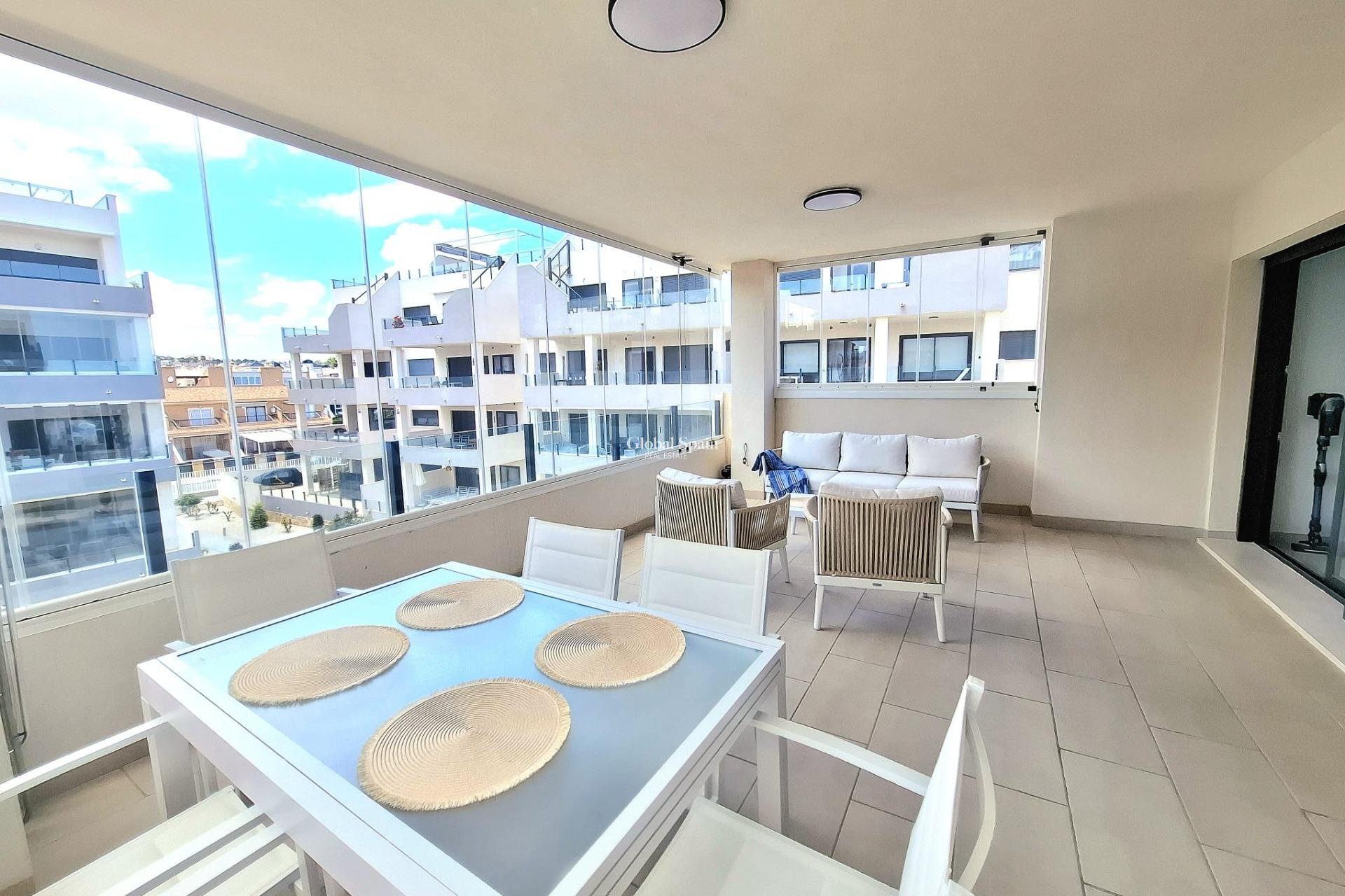 Wiederverkauf - WOHNUNG -
ORIHUELA COSTA - VILLAMARTÍN