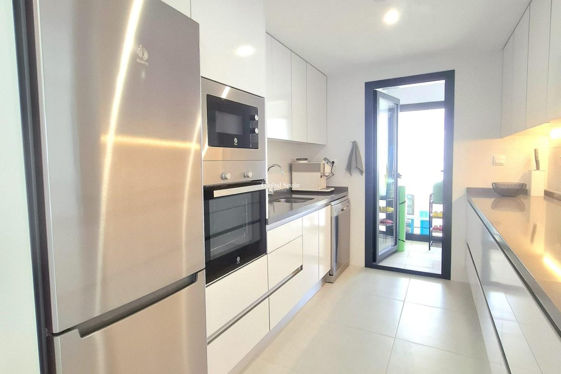 Wiederverkauf - WOHNUNG -
ORIHUELA COSTA - VILLAMARTÍN