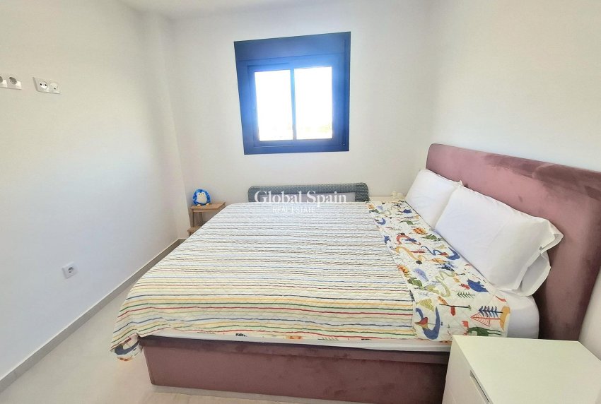 Wiederverkauf - WOHNUNG -
ORIHUELA COSTA - VILLAMARTÍN