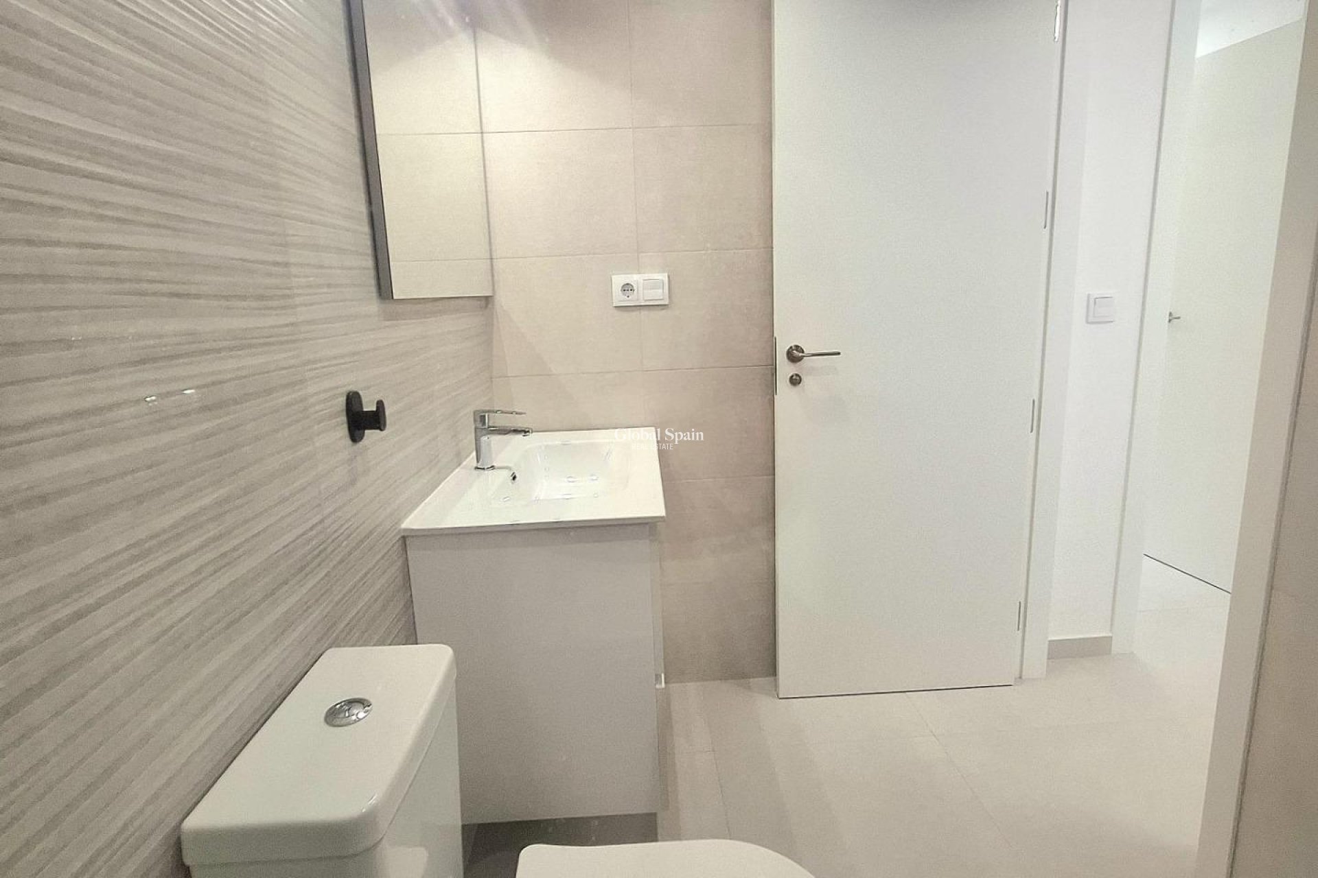 Wiederverkauf - WOHNUNG -
ORIHUELA COSTA - VILLAMARTÍN