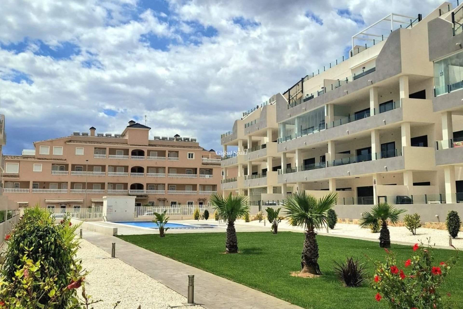 Wiederverkauf - WOHNUNG -
ORIHUELA COSTA - VILLAMARTÍN