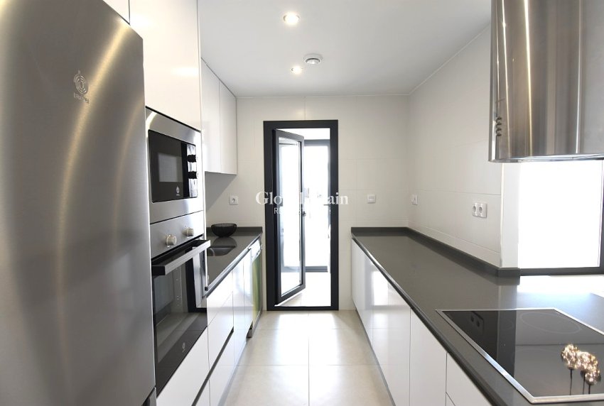 Wiederverkauf - WOHNUNG -
ORIHUELA COSTA - VILLAMARTÍN