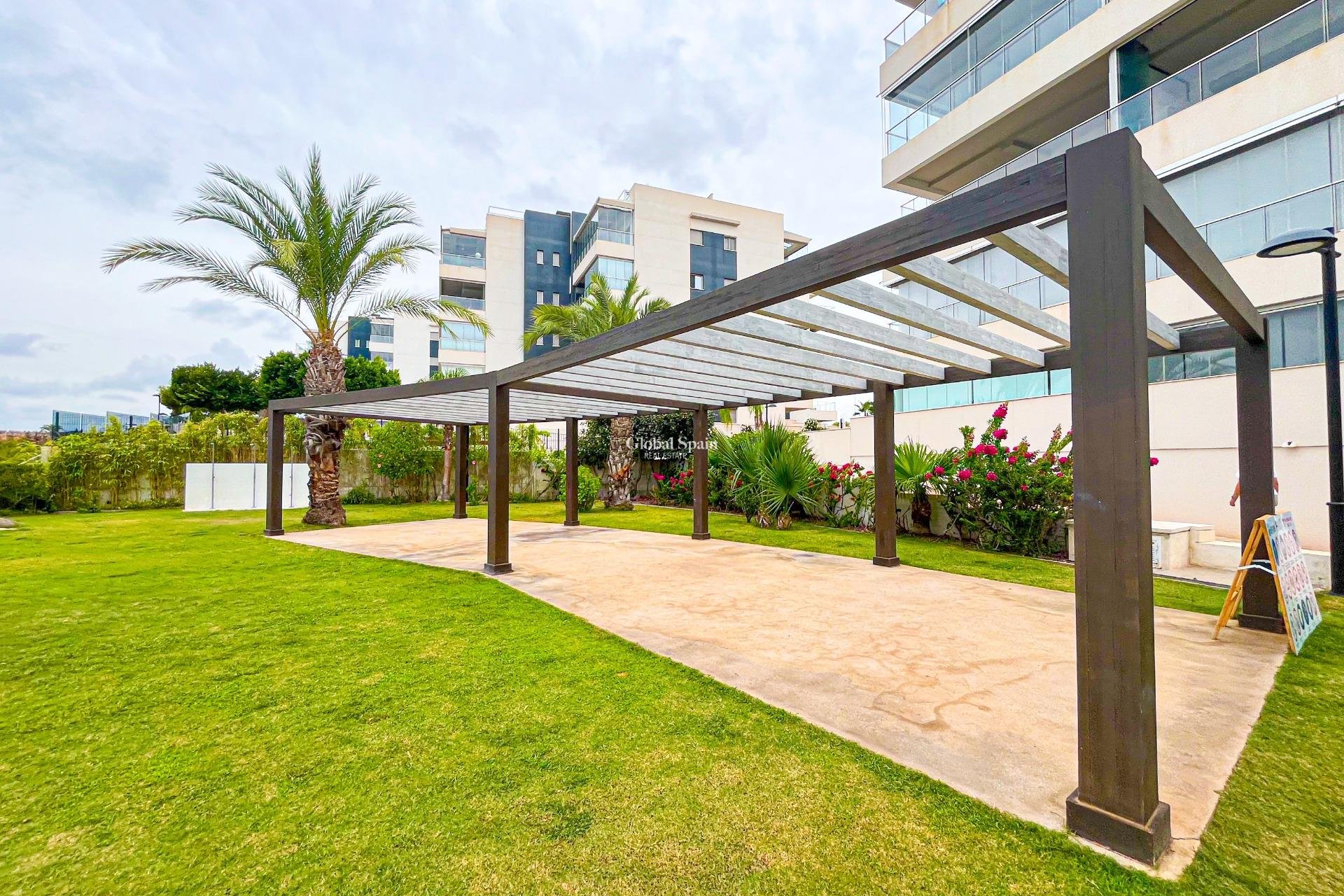 Wiederverkauf - WOHNUNG -
ORIHUELA COSTA - VILLAMARTÍN
