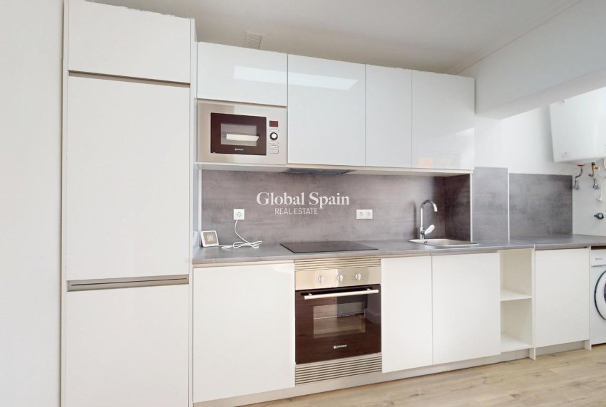 Wiederverkauf - WOHNUNG -
ORIHUELA COSTA - VILLAMARTÍN